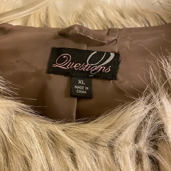 Crop fur jacket - Picture 2 of 4